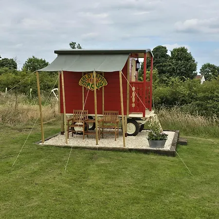 Restored Circus Wagon Солтберн-бай-те-Си Экстерьер фото